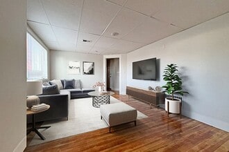 Building Photo - 9/1 No Fee! Renovated 3BR in downtown Beverly w/AC, laundry!