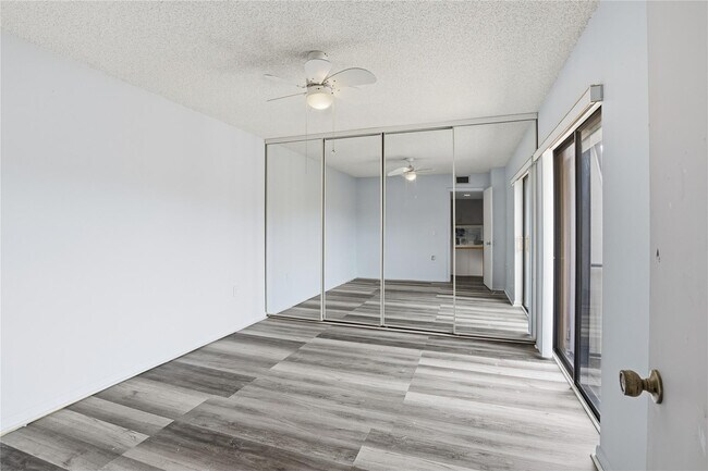 Building Photo - 1821 18th Ln