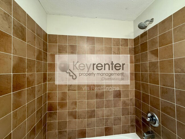 Building Photo - 305 Sunrise Ln