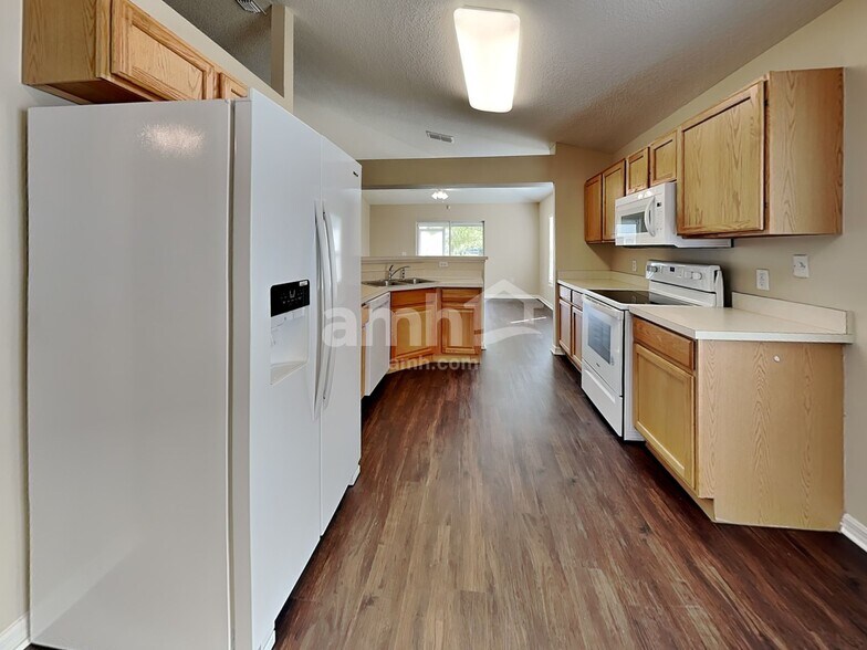 Building Photo - 11971 Cherry Creek Rd