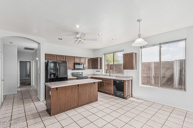 Building Photo - 408 N Falcon Ct