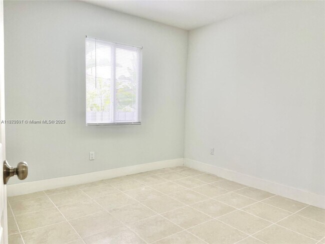 Building Photo - 430 NW 51st Ave
