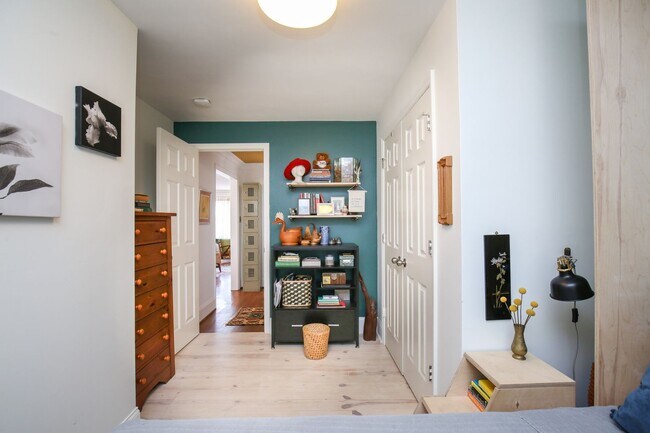 Building Photo - Adorable 3 bedroom ranch with fenced yard!