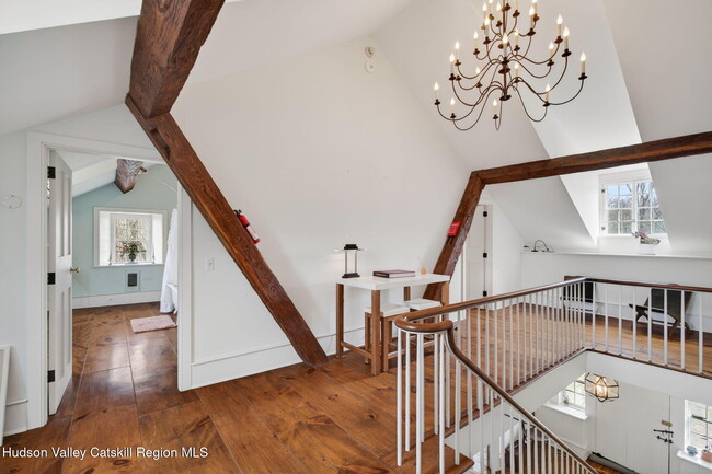 Building Photo - 48 Oak Rd