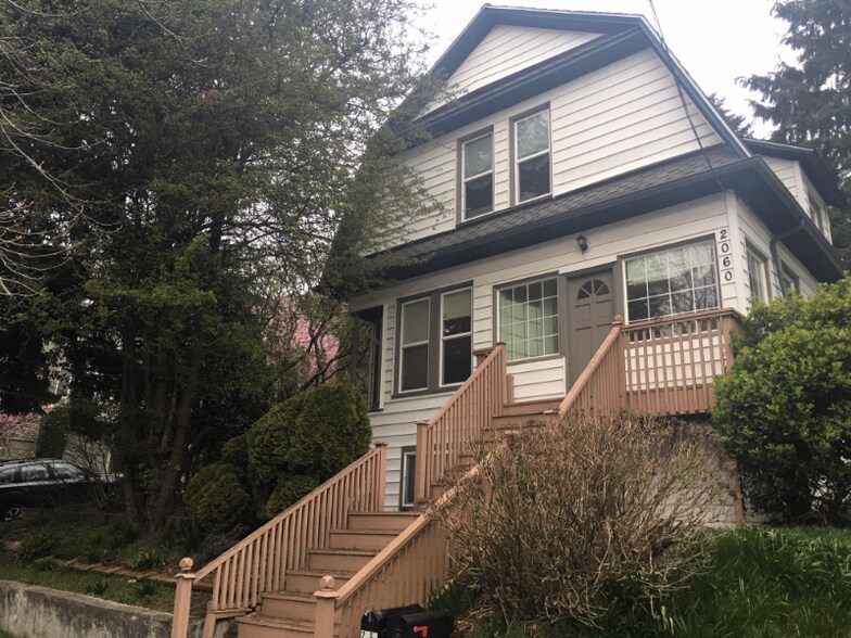 Building Photo - 2062 14th Ave W