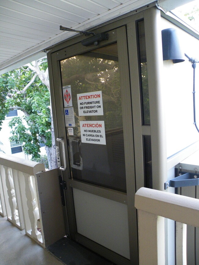 Building Photo - 266 Sheffield K