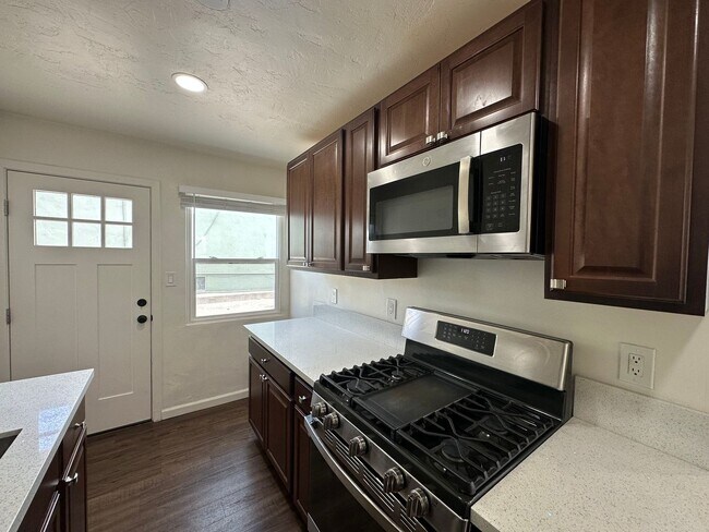 Building Photo - Newly remodeled 1BD/BA apartment home for rent in South Park!