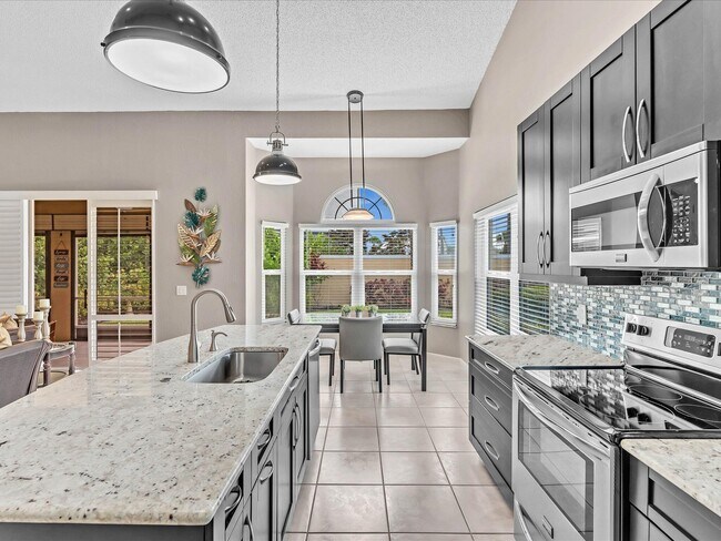 Building Photo - 8253 Horseshoe Bay Rd