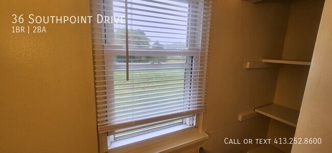 Building Photo - 36 Southpoint Dr