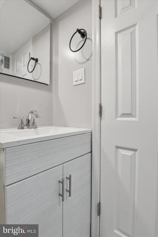 Building Photo - 318 Ashbourne Rd