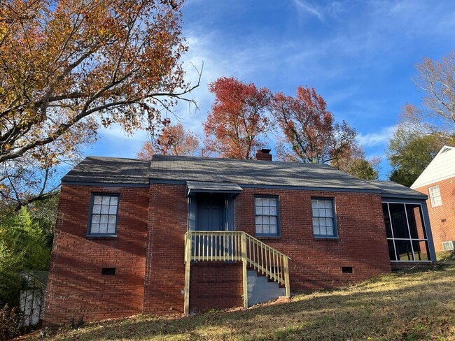 Building Photo - **AVAILABLE NOW**Near Ft. Benning. Columbus, GA 2 Bedroom / 1 Bathroom Home for Rent***