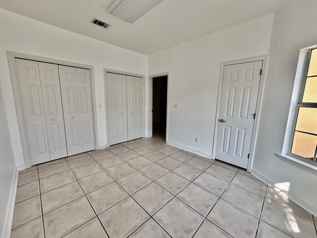 Building Photo - Live Near the Water – 3-Bedroom Home with ...