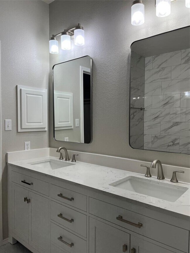 Building Photo - 10306 Snapdragon Dr