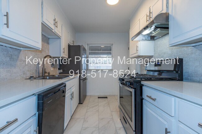 Building Photo - Beautiful 3 bedroom 1 bath, Available Now!