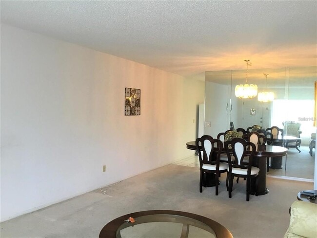 Building Photo - 2359 Finlandia Ln