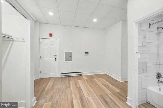 Building Photo - 135 S 10th St