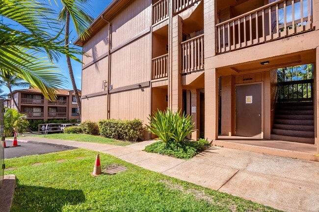 Building Photo - Maui Lani Terraces Studio, Great Mountain View!