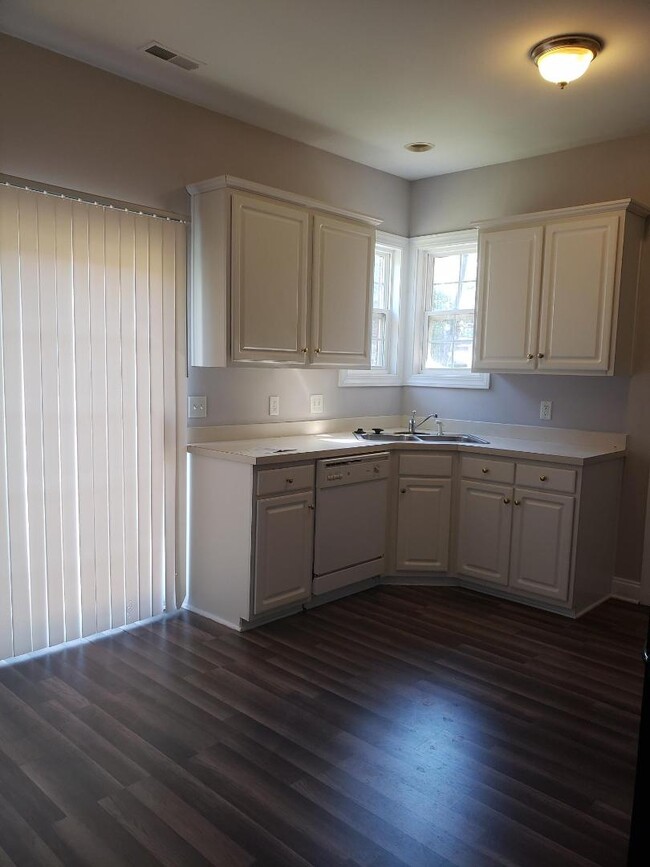 Building Photo - 5419 Magnolia Park Cir
