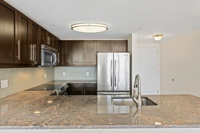 Building Photo - 88 Morgan St