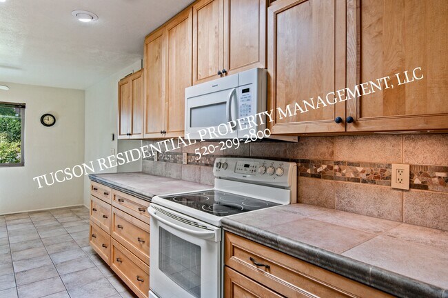 Building Photo - 5084 N Camino Del Lazo