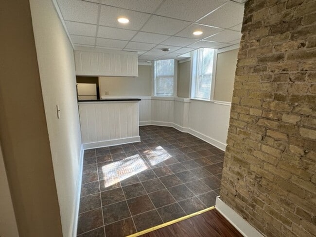 Building Photo - 2500 N Bartlett Ave