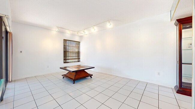 Building Photo - 10008 NW 4th Ln