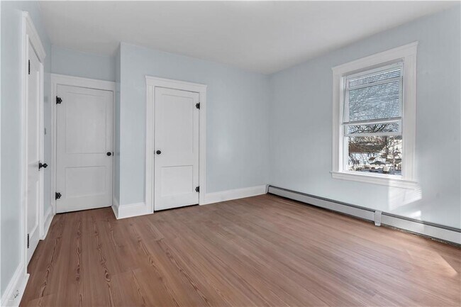 Building Photo - 135 Illinois St