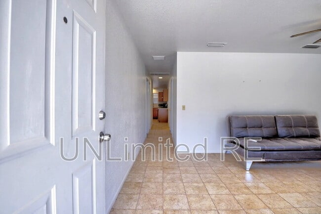 Building Photo - 37339 Buckskin Cir
