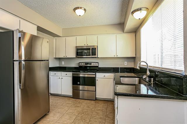 Building Photo - 352 Lakeside Dr