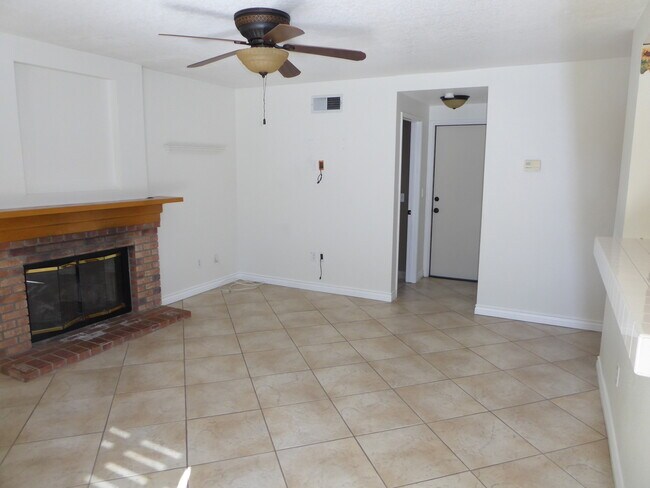 Building Photo - Beautiful 3-Bedroom Home Near Saugus High School!