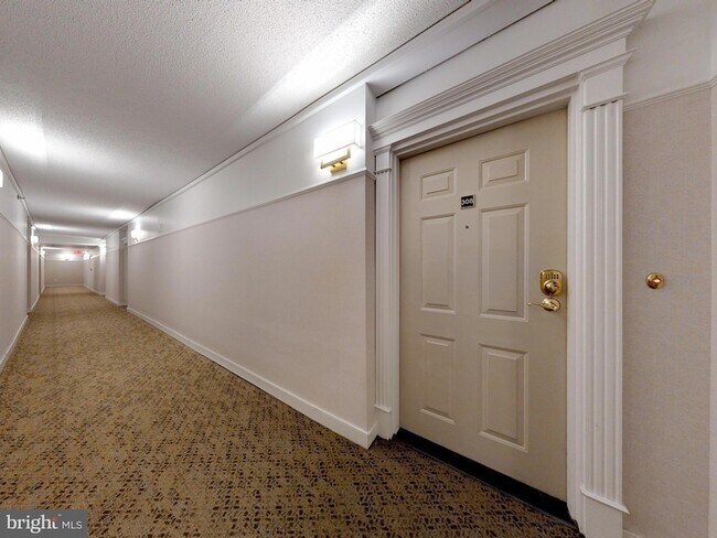 Building Photo - 1045 N Utah St