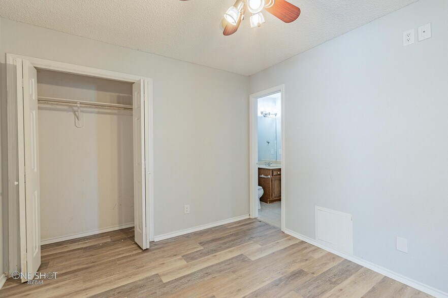 Building Photo - 2957 Oak Ridge Ct