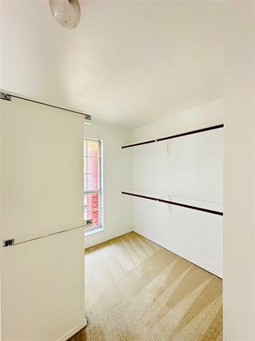 Building Photo - 9300 Hunter Chase Dr