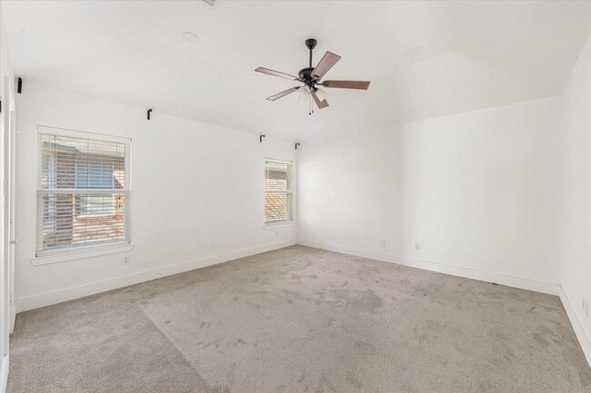 Building Photo - 8405 Greenspoint Dr