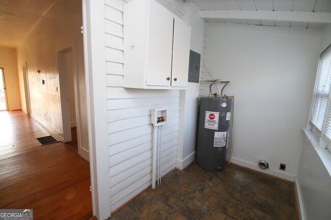 Building Photo - 201 Jennings St