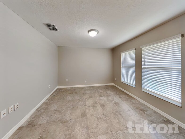 Building Photo - 9701 Sage Creek Dr