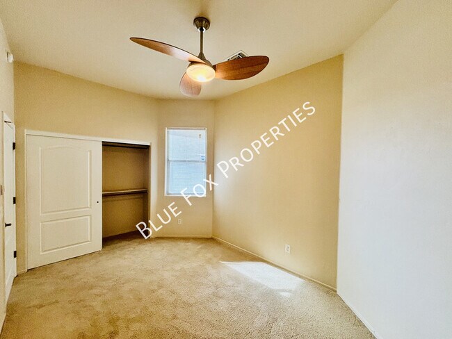 Building Photo - 7910 W Little Eagle Ct