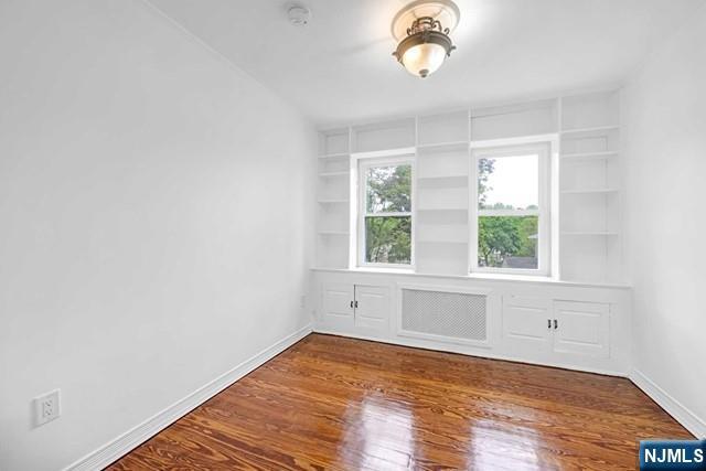 Building Photo - 816 Pascack Rd
