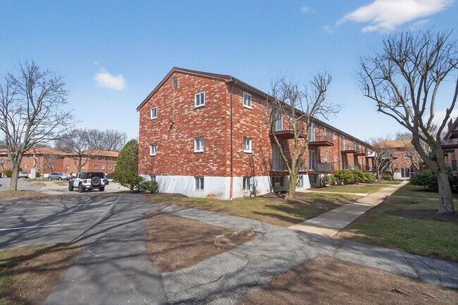 Building Photo - 20 Westgate Rd