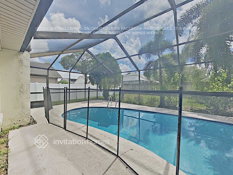 Building Photo - 1507 Dumont Dr