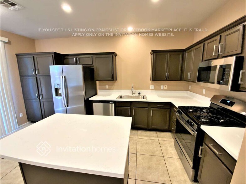 Building Photo - 8013 Hidden Quail Ave