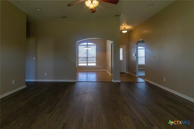 Building Photo - 217 Pointer St