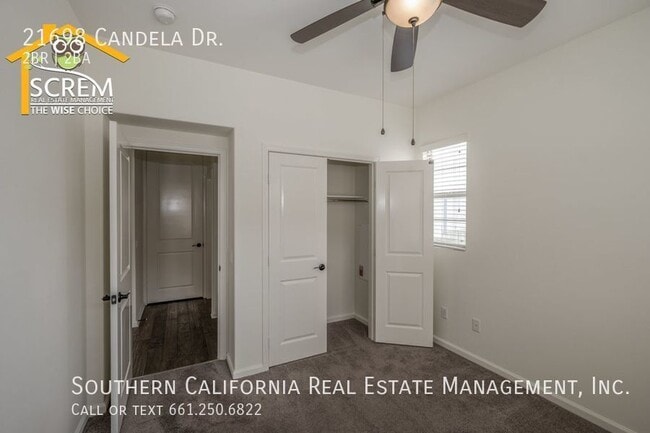 Building Photo - Updated Two Bedroom Detached Home in Gated...