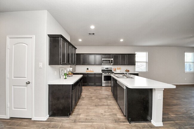 Building Photo - 21234 Bellaria Summit Trail