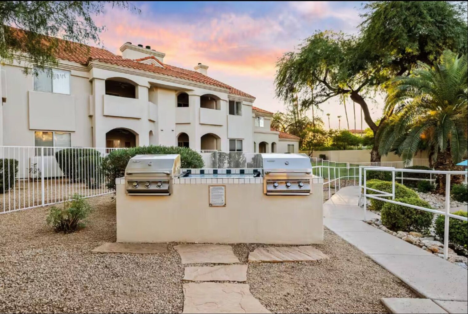 Building Photo - 10401 N 52nd St