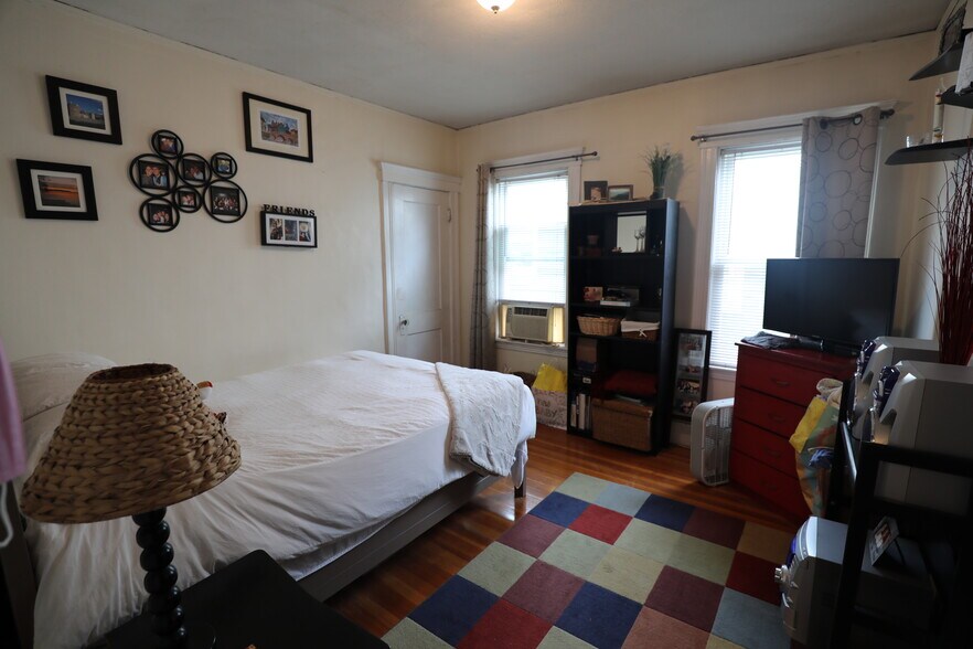Building Photo - 54 Tremont St