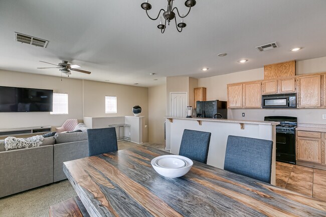 Building Photo - 6255 W Arby Ave