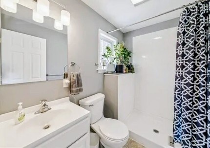 Building Photo - 230 Arlington Dr