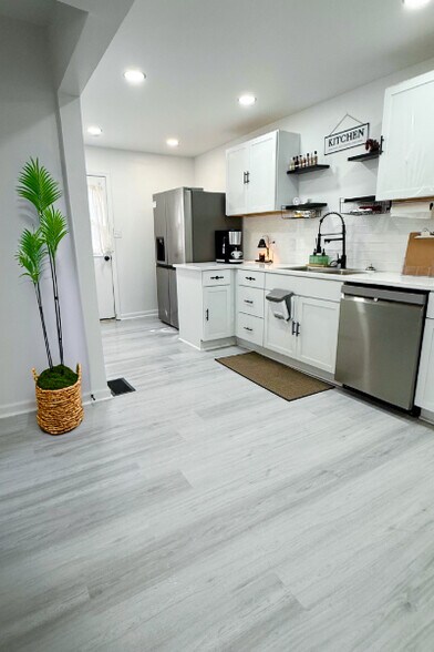 Building Photo - 1721 Cleveland Ave