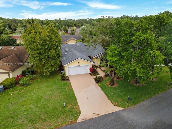 Building Photo - 4220 Grove Park Ln